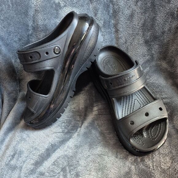 Crocs Mens 8 Womens 10 Black Mega Crush Sandals - NWOT - Picture 1 of 4